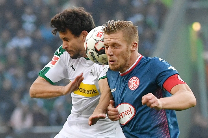 体育女排联赛1/4决赛:山东日照钢铁1-3不敌江苏